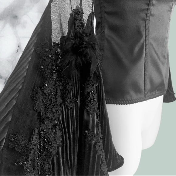 Black satin Morticia style corset top XS - Picture 11 of 14